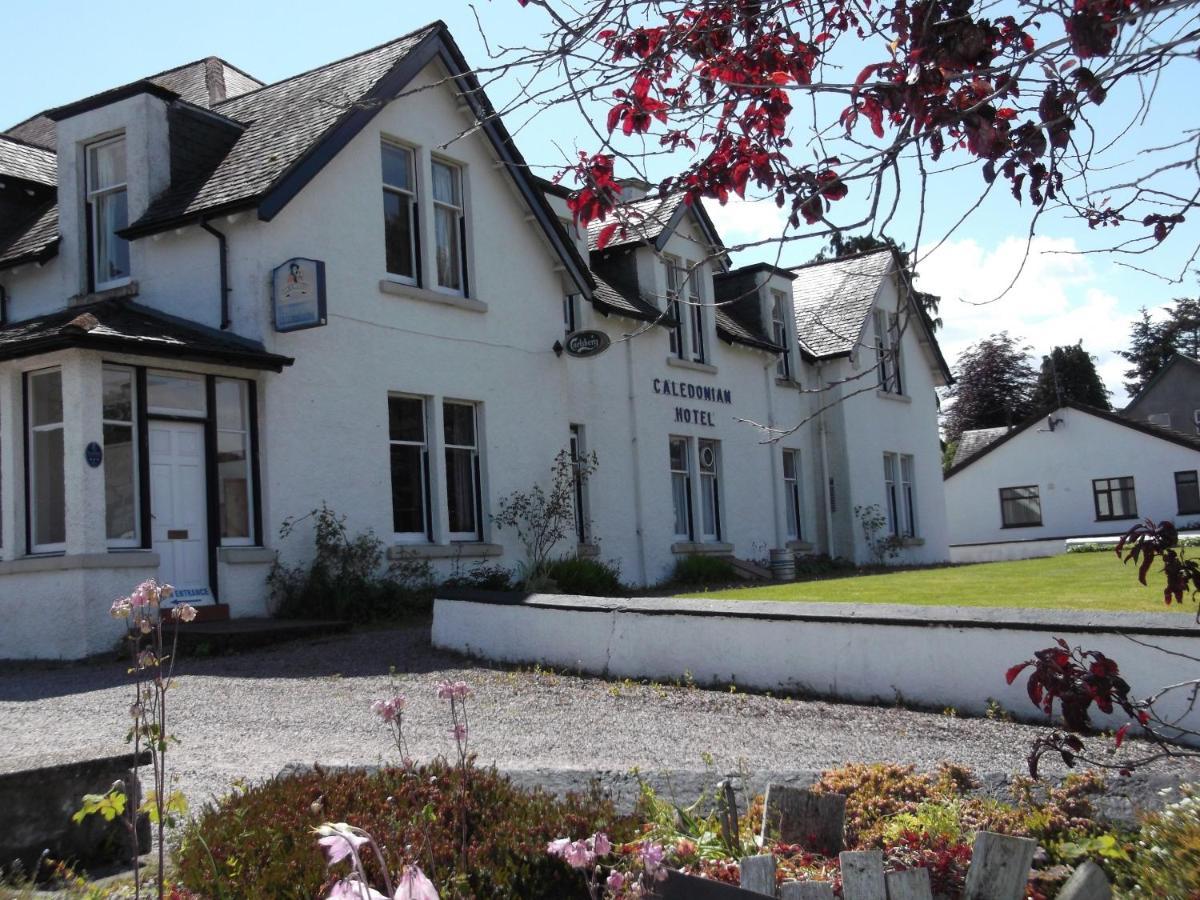 Caledonian Hotel Fort Augustus Exterior photo