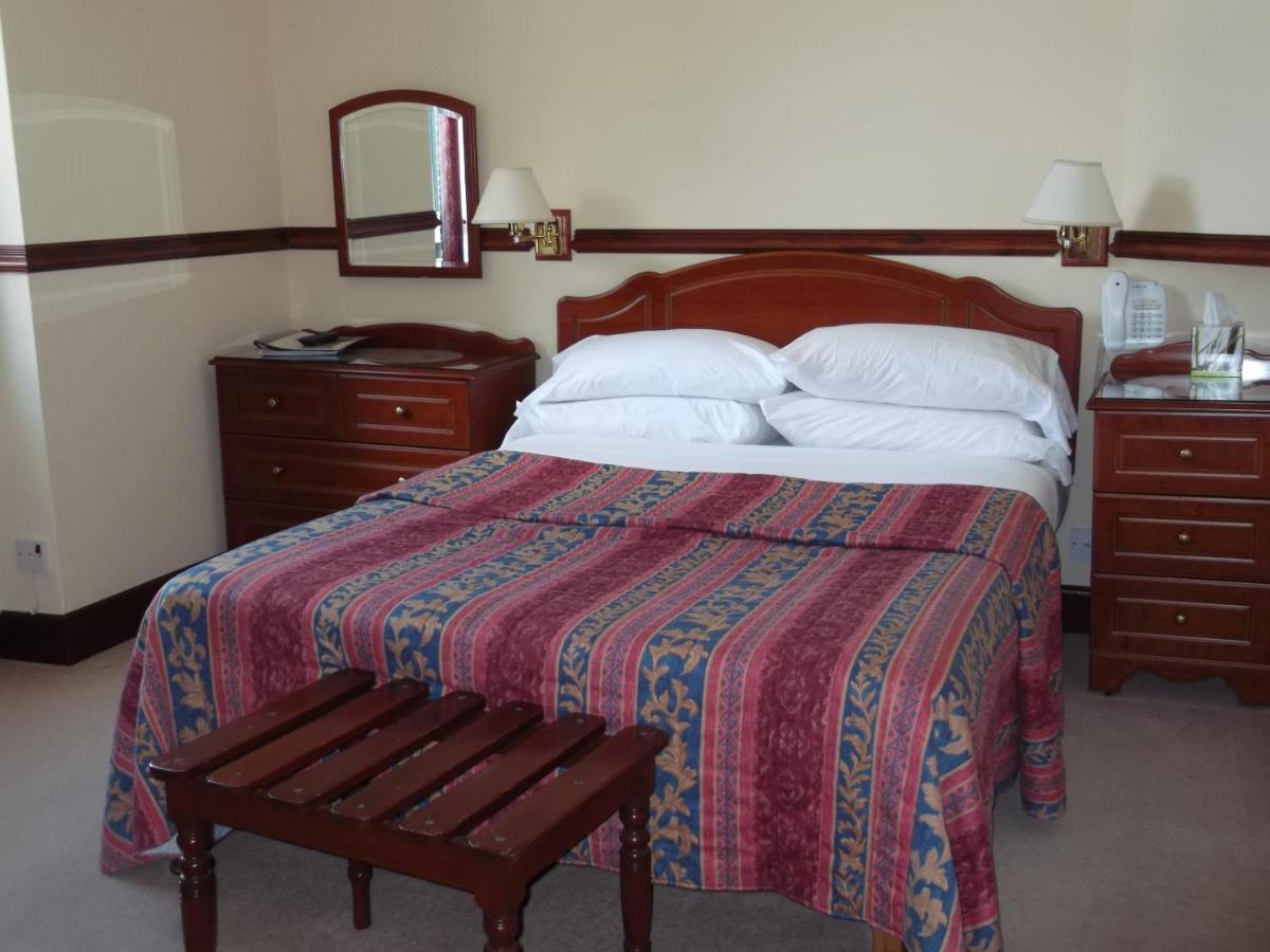 Caledonian Hotel Fort Augustus Room photo