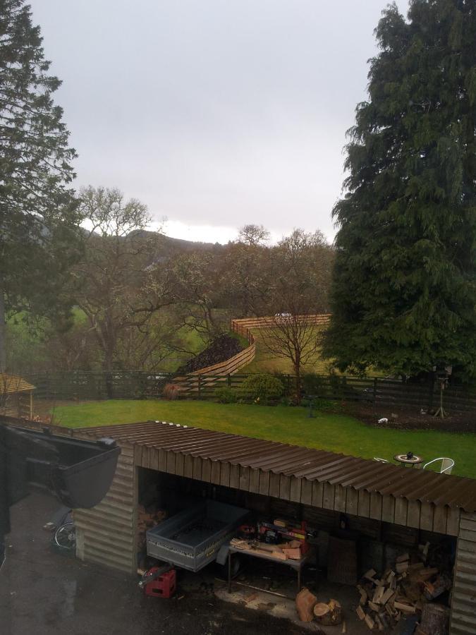 Caledonian Hotel Fort Augustus Exterior photo